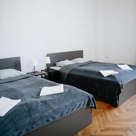 Best Rooms For Short Stay In City Center Krasków Exteriör bild