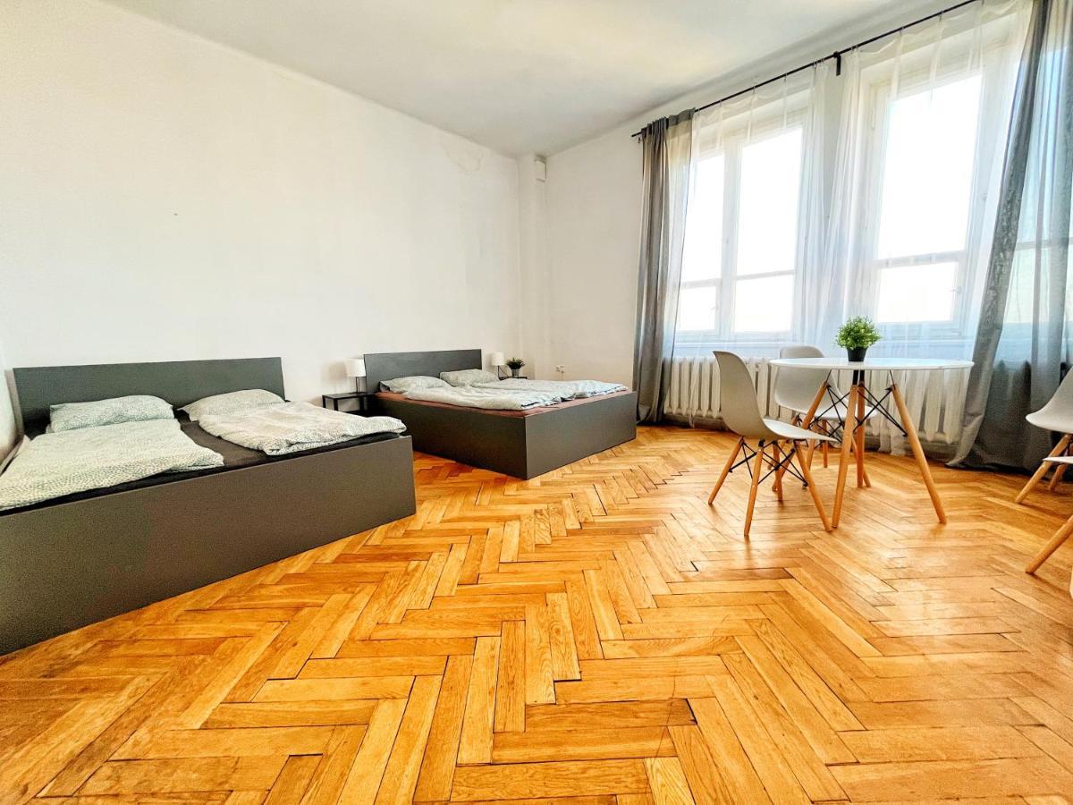 Best Rooms For Short Stay In City Center Krasków Exteriör bild